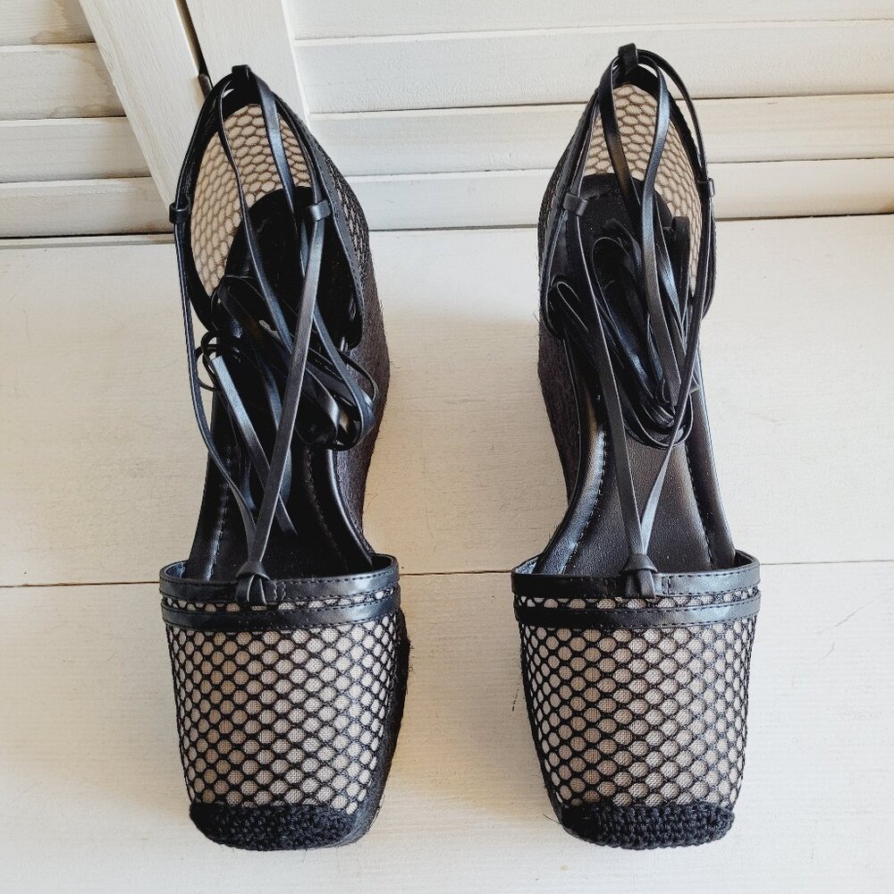 $59 NWT (9) INC Lace Up Wedge - Picture 5 of 11